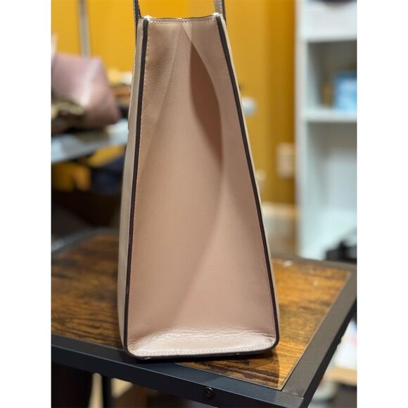 Coach Nina Tote Bag Beige Leather - Picture 4 of 14